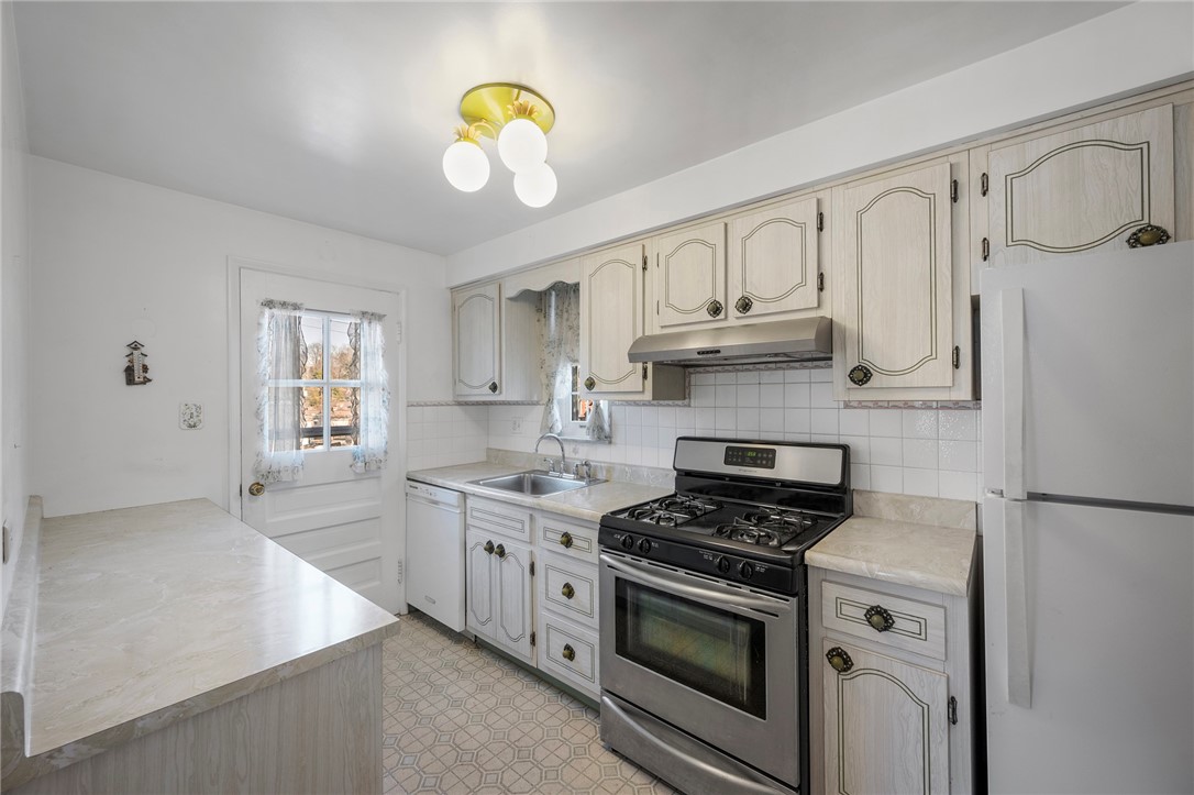 5313 Fieldcrest Drive Dr, Whitehall, Pennsylvania image 8