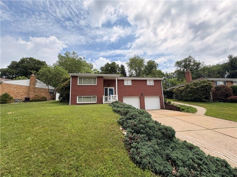 Photo of 2800 College Park Rd, Shaler, PA 15101 (MLS # 1759711)