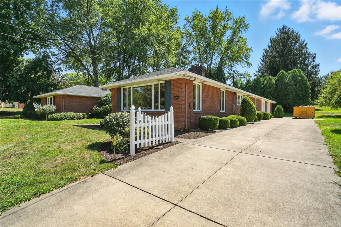 2560 Blossom Ln