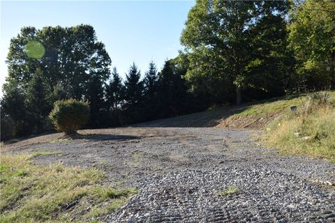 111 Gray Lane Adams Twp PA 16046