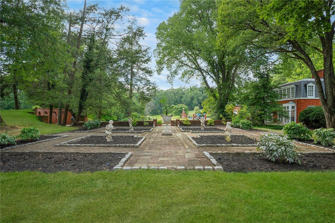 898 Persimmon Road