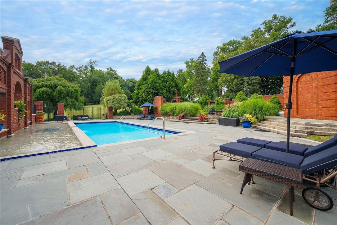 898 Persimmon Road