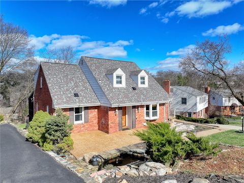 577 Clemson Dr Mt. Lebanon PA 15243