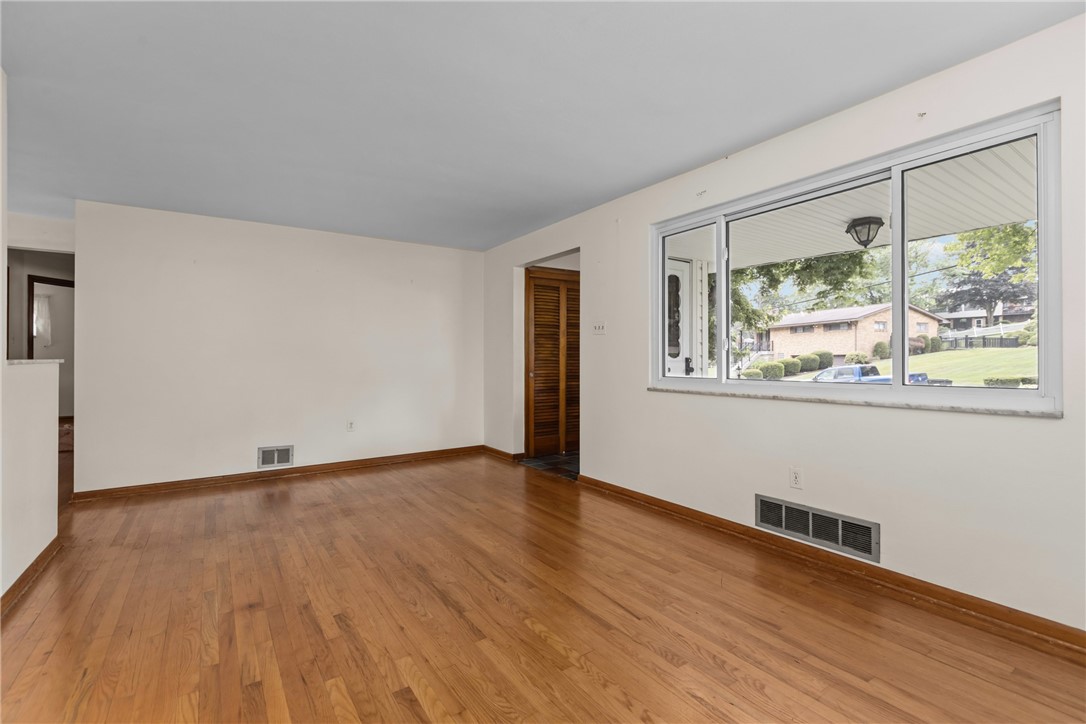 433 Wyndhurst Drive