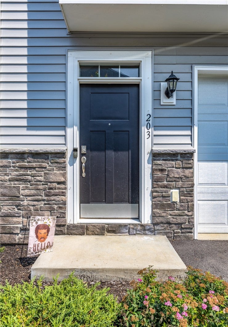 203 Truth Cir