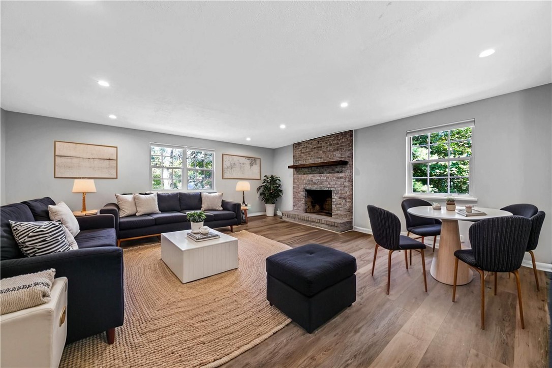 613 Newton Sq