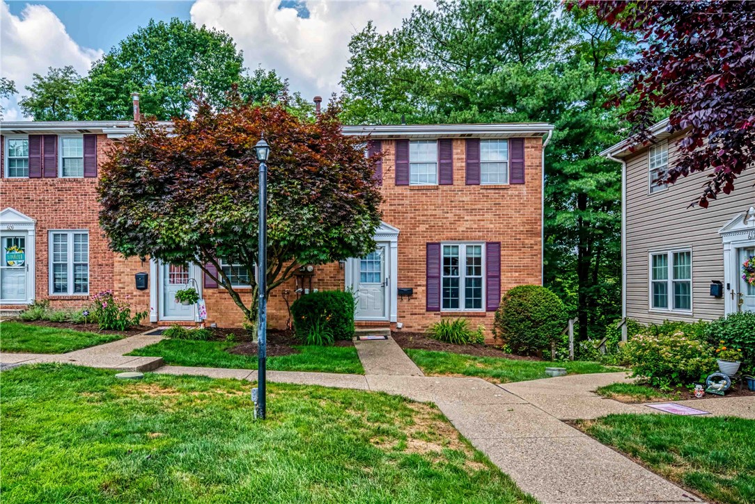 613 Newton Sq