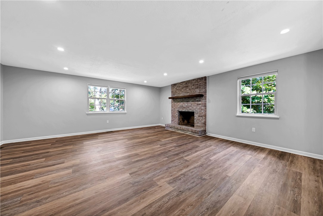 613 Newton Sq