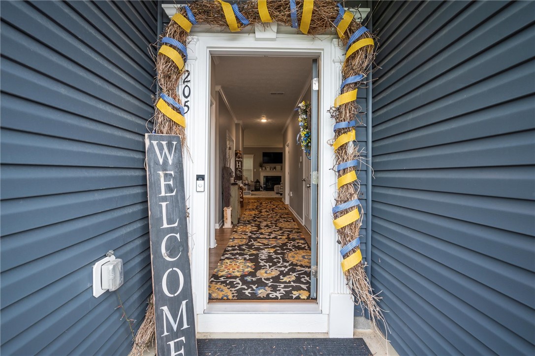 205 Raven Circle