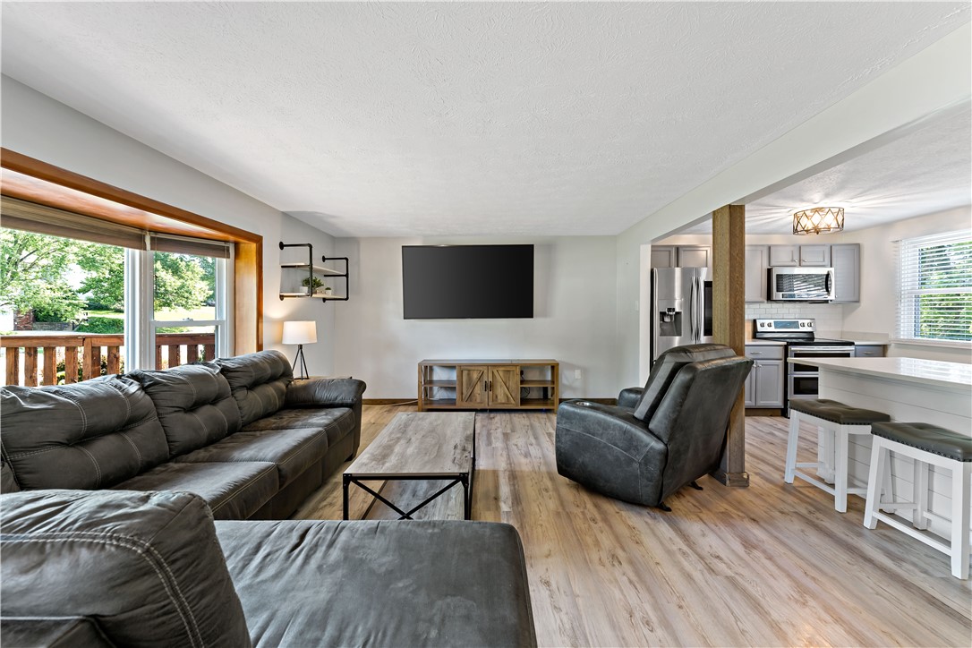 408 Meade Dr