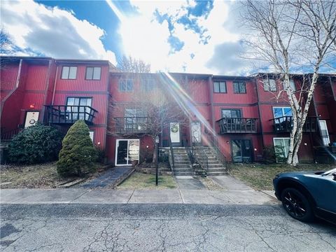 Photo of 405 Parkwood Dr, Cranberry Twp, PA 16066 (MLS # 1743453)