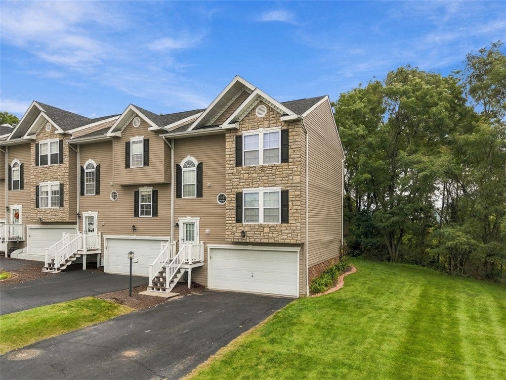 1112 Arrowhead Dr