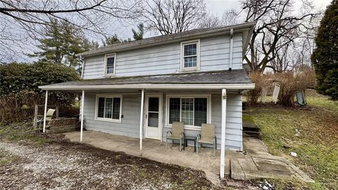 Photo of 1437 Crawford St, Imperial, PA 15126 (MLS # 1737054)