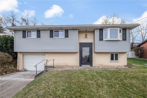 Homes For Sale - 118 Hershey Dr Dr<br/> McKeesport, PA 15132