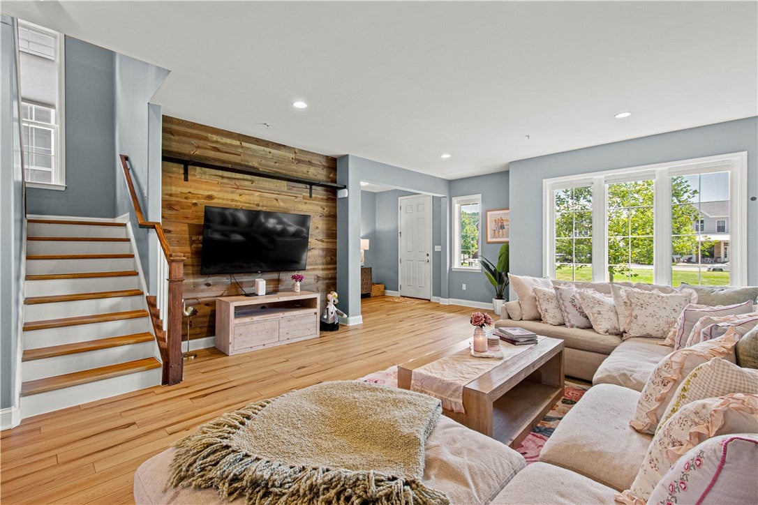 1408 Hastings Cres