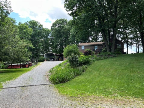 Photo of 108 Needham Dr, Valencia, PA 16059 (MLS # 1761597)