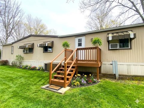 Photo of 218 Moon Stone Ln, Greensburg, PA 15601 (MLS # 1747321)