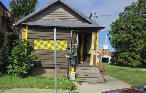 1120 Wallis Ave Farrell PA 16121