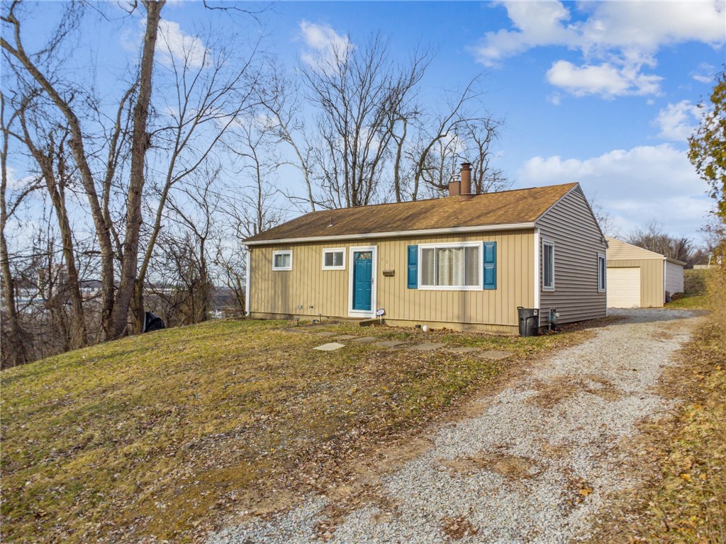 215 Summers Dr Dr, Monroeville, Pennsylvania image 2