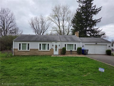 225 Fairway Ln Penn Twp PA 16002