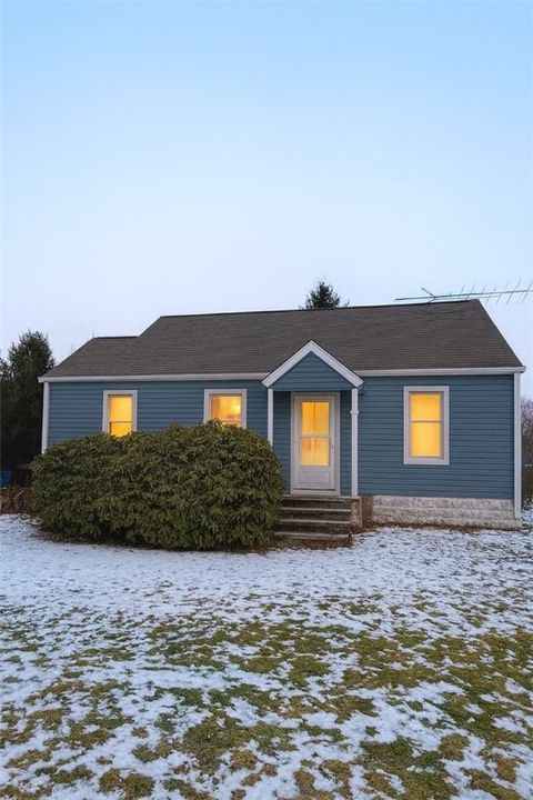 Photo of 201 Fairway Ln, Butler, PA 16002 (MLS # 1733496)