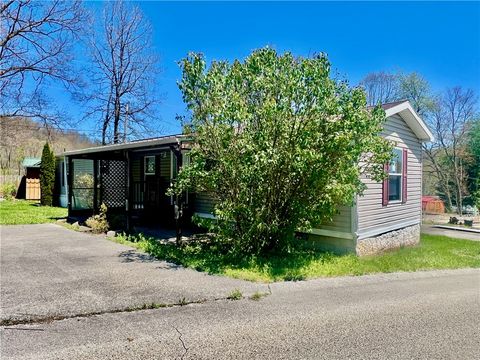 214 Hill Top Manor N Armstrong/Shelocta PA 15774