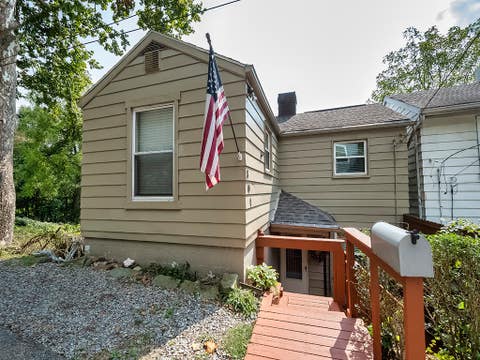 Photo for 800 Maple Way