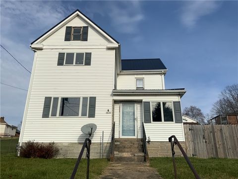 Photo of 1633 E Maiden St, Washington, PA 15301 (MLS # 1731890)