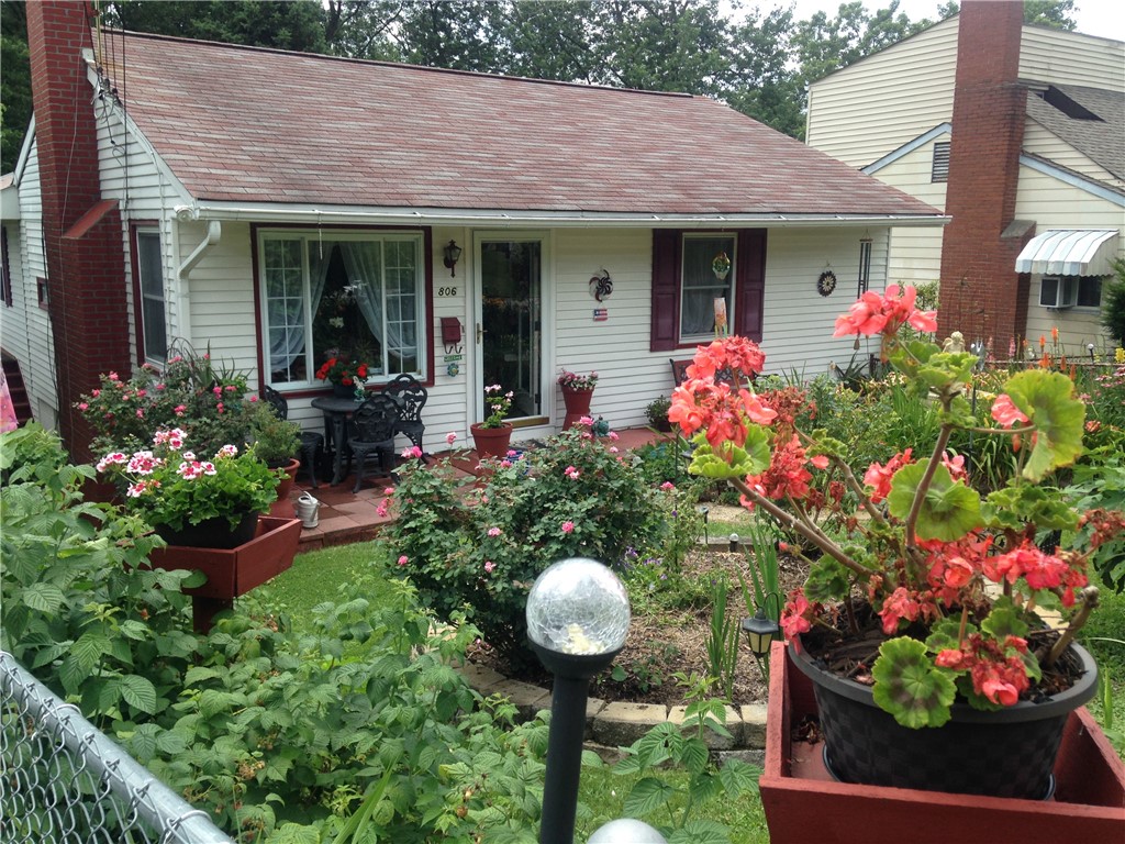 Castle Shannon, Pennsylvania 15234, United States, 3 Bedrooms Bedrooms, ,2 BathroomsBathrooms,Residential,Active,243833