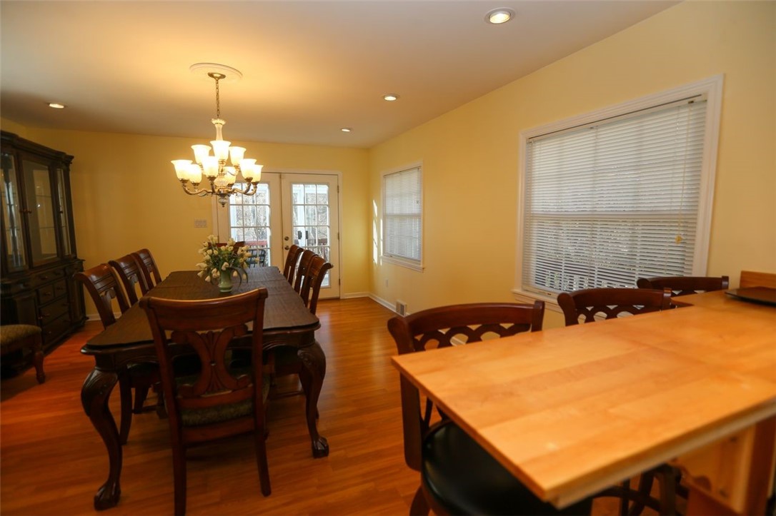 Castle Shannon, Pennsylvania 15234, United States, 3 Bedrooms Bedrooms, ,2 BathroomsBathrooms,Residential,Active,243833