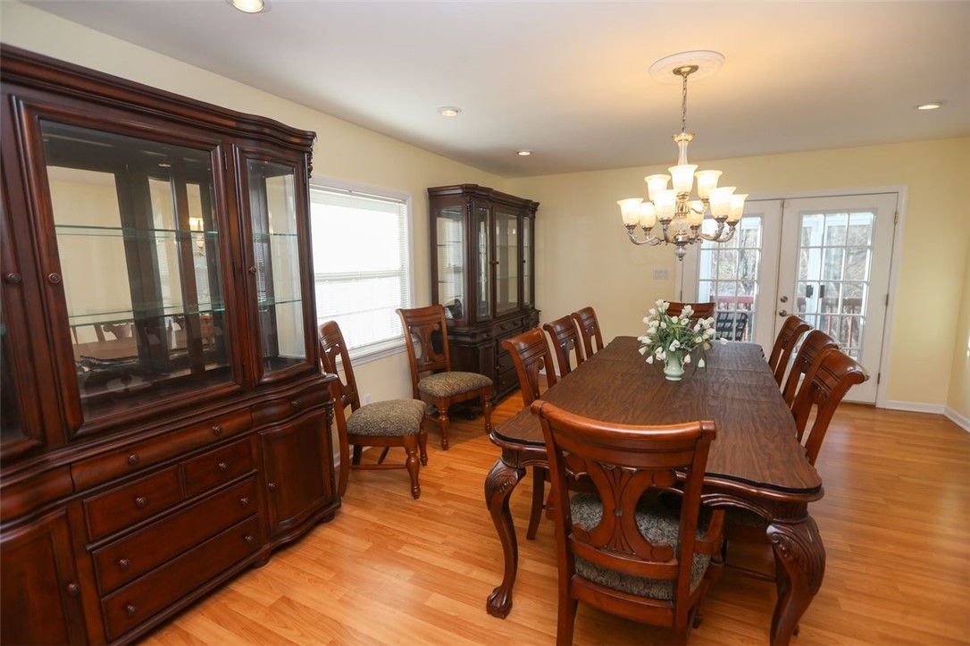 Castle Shannon, Pennsylvania 15234, United States, 3 Bedrooms Bedrooms, ,2 BathroomsBathrooms,Residential,Active,243833