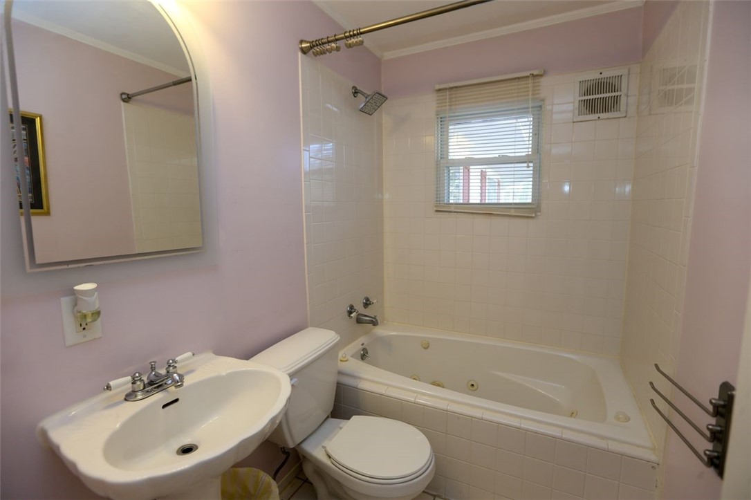 Castle Shannon, Pennsylvania 15234, United States, 3 Bedrooms Bedrooms, ,2 BathroomsBathrooms,Residential,Active,243833