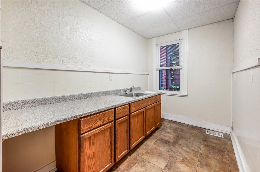 Sharon, Pennsylvania 16146, United States, ,Commercial,Contingent,38697