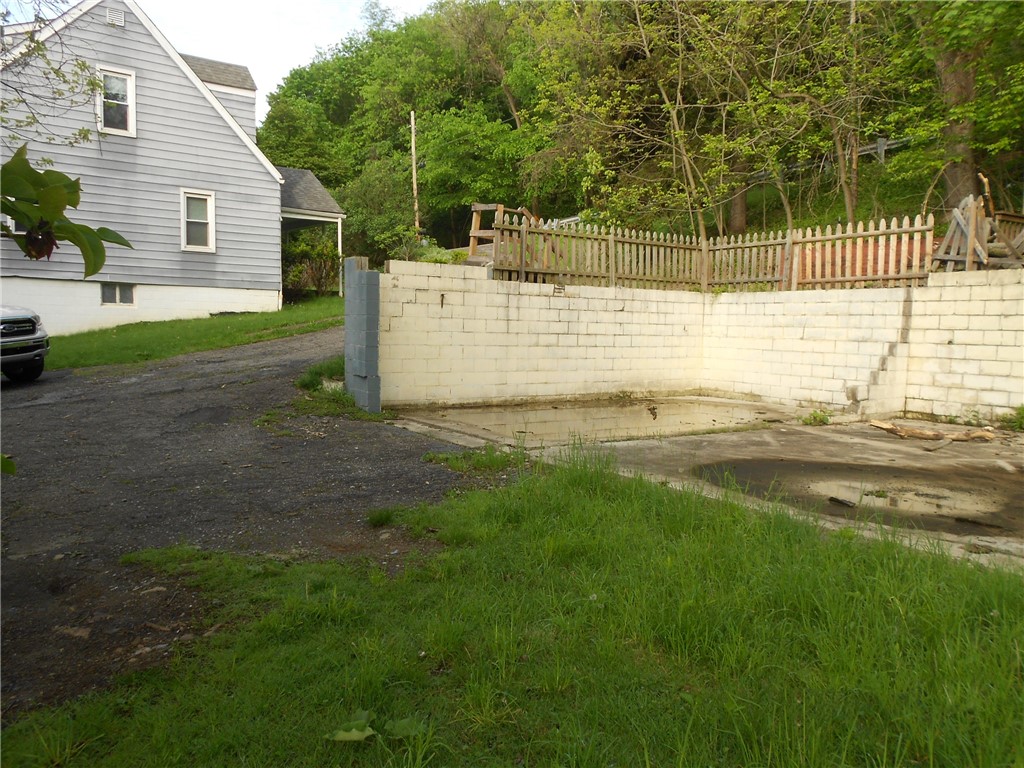 939 Middle Rd