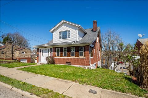Photo of 142 North St, Mc Donald, PA 15057 (MLS # 1747640)