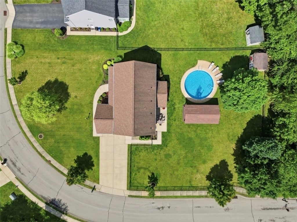 1210 Pin Oak Court