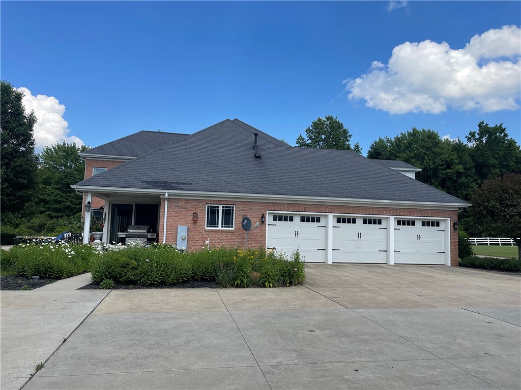 Hermitage, Pennsylvania 16148, United States, 4 Bedrooms Bedrooms, ,5 BathroomsBathrooms,Residential,Active,85540