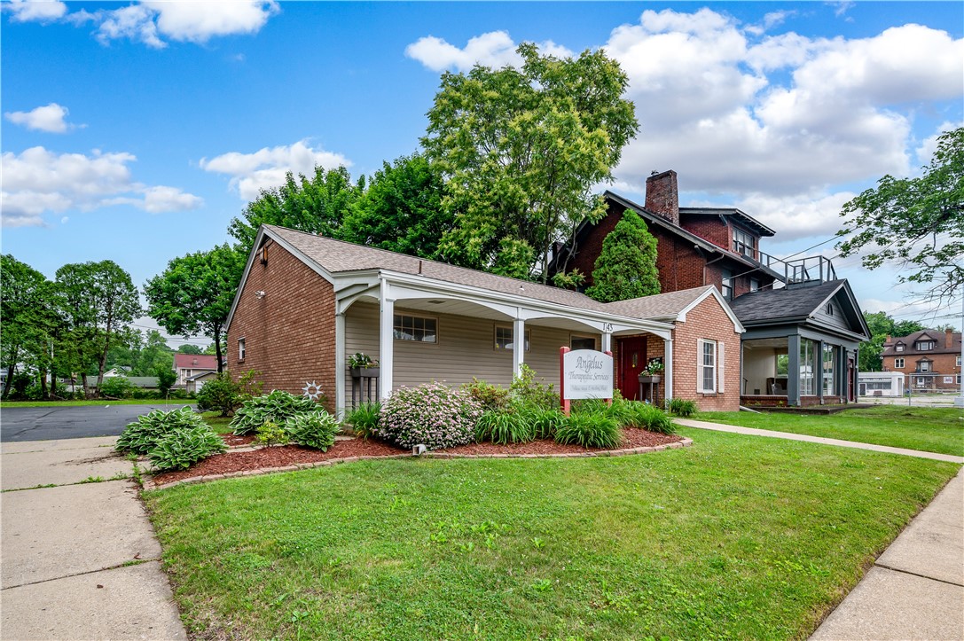 143 E Wallace Ave.