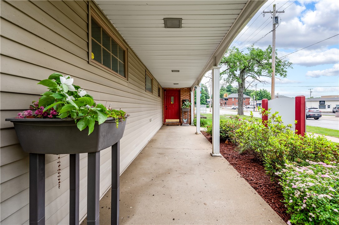 143 E Wallace Ave.