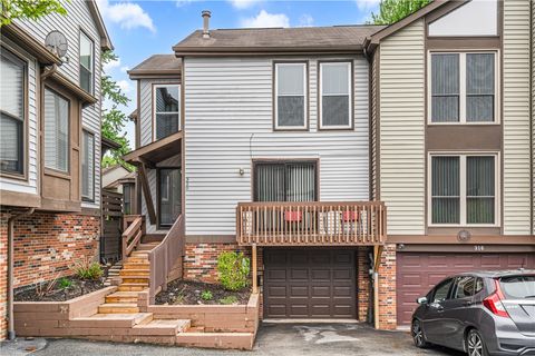 Photo of 320 Spring Run Dr, Monroeville, PA 15146 (MLS # 1751247)