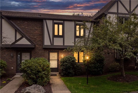 Condo For Sale - 302 Olde Ingomar Ct Ct<br/> McCandless, PA 15237