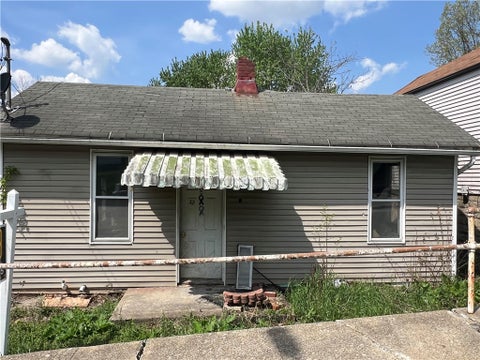 Homes For Sale - 624 Forrest St St<br/> New Castle, PA 16101