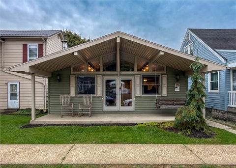Photo for 635 Hawthorne Ave