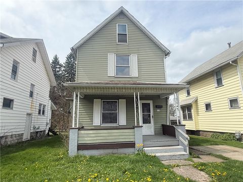 Photo of 720 Baldwin Ave, Sharon, PA 16146 (MLS # 1749249)