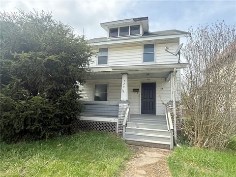 Photo of 726 Baldwin Ave, Sharon, PA 16146 (MLS # 1749253)
