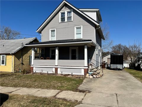 Photo of 4 E Ridge Ave, Greenville, PA 16125 (MLS # 1741740)