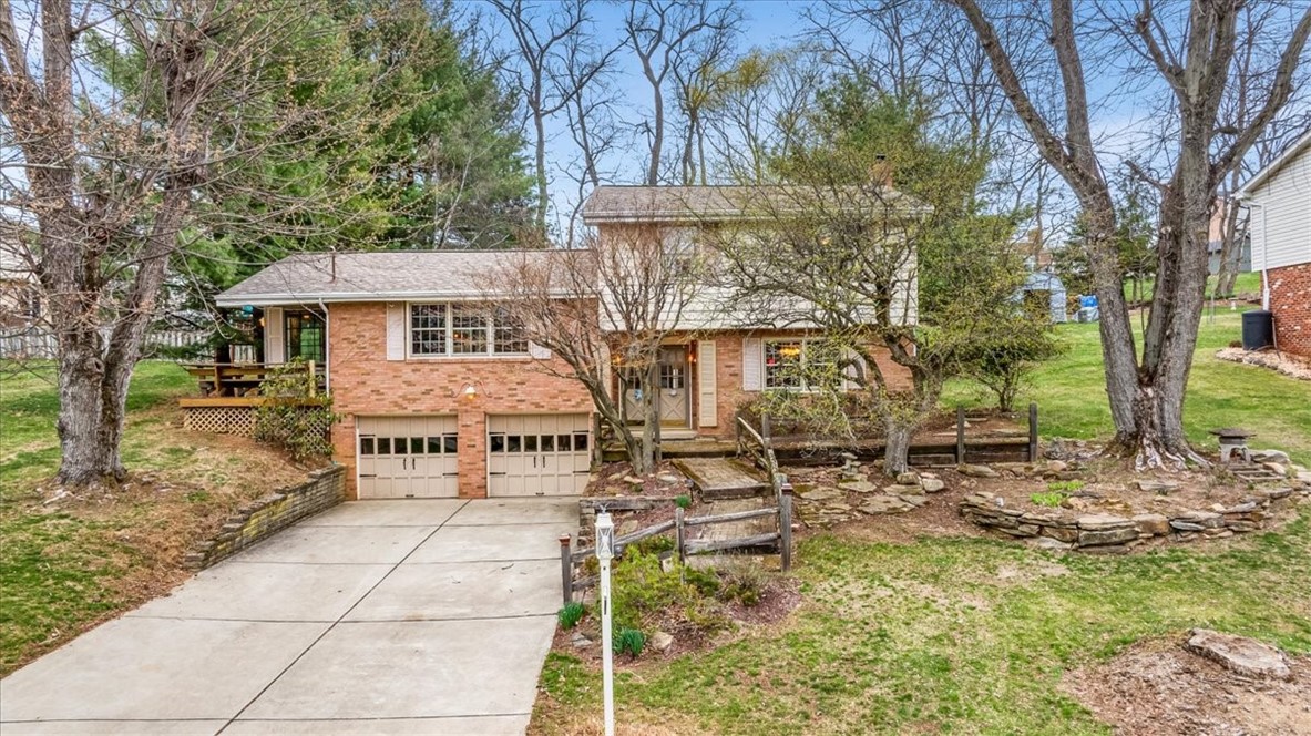 2205 Maureen Drive Dr, South Park, Pennsylvania image 1