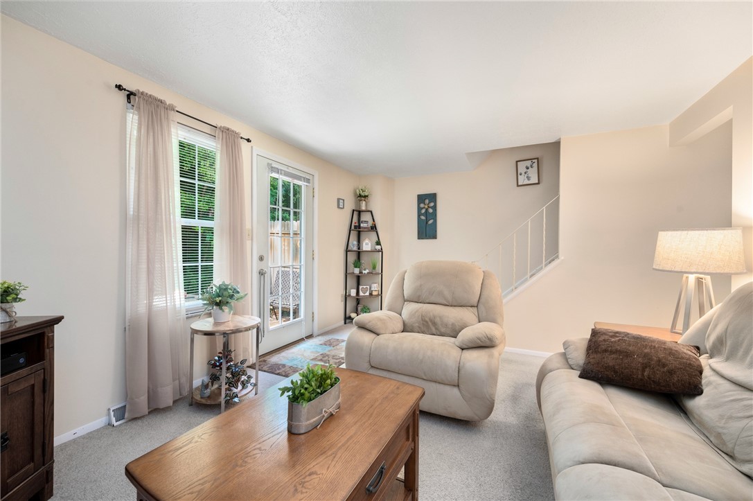 Hampton, Pennsylvania 15044, United States, 2 Bedrooms Bedrooms, ,2 BathroomsBathrooms,Residential,Active,188899