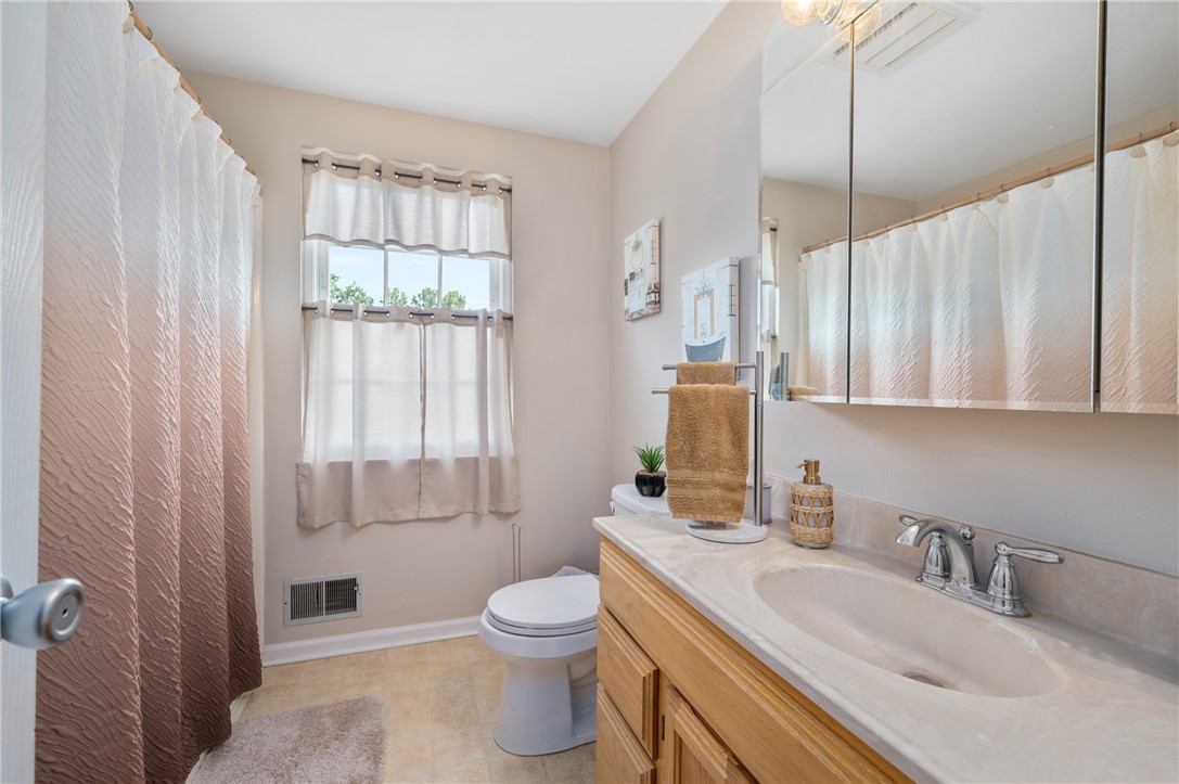 Hampton, Pennsylvania 15044, United States, 2 Bedrooms Bedrooms, ,2 BathroomsBathrooms,Residential,Active,188899