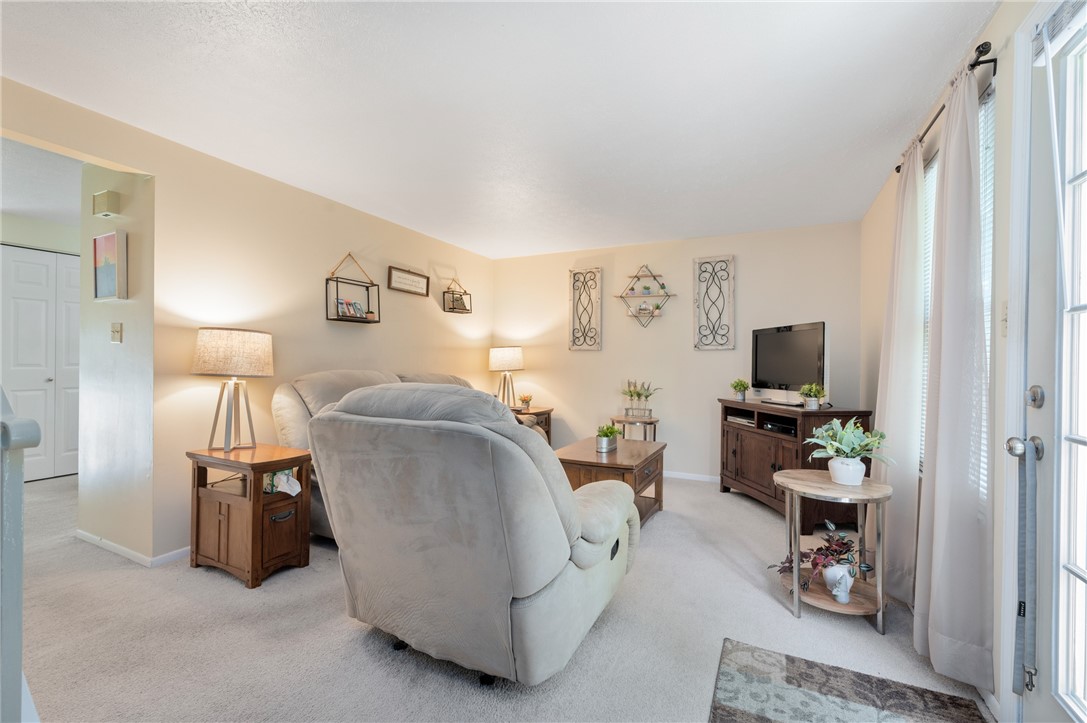 Hampton, Pennsylvania 15044, United States, 2 Bedrooms Bedrooms, ,2 BathroomsBathrooms,Residential,Active,188899